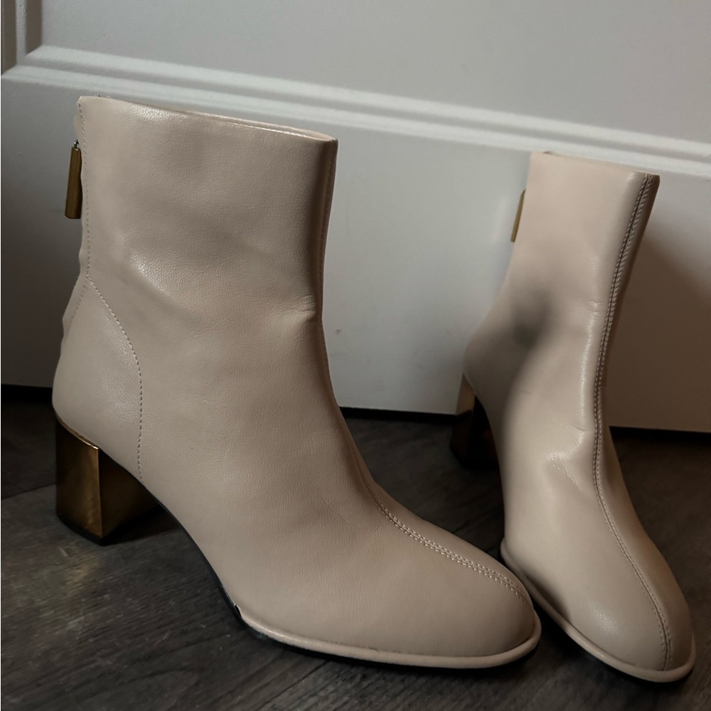 Chic Cream Heeled Boots Leather NEW
